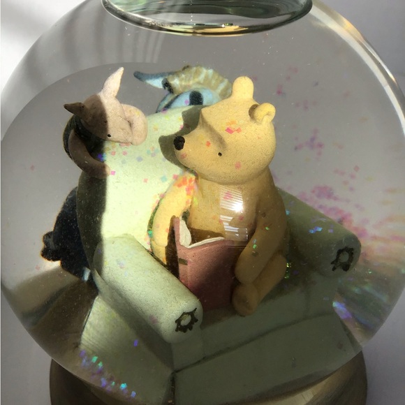 VINTAGE CLASSIC POOH DISNEY MICHAEL & COMPANY ORNAMENT - Picture 5 of 6